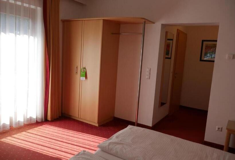 ホテル Garni Höchschmied