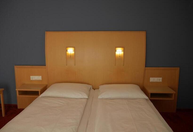 ホテル Garni Höchschmied