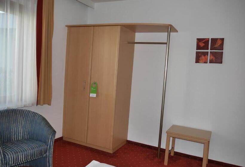 ホテル Garni Höchschmied