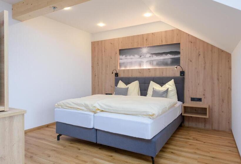 Отель Schönberger