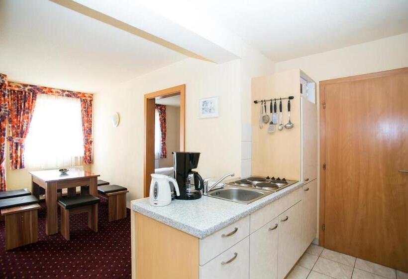 هتل Tia Monte Nauders