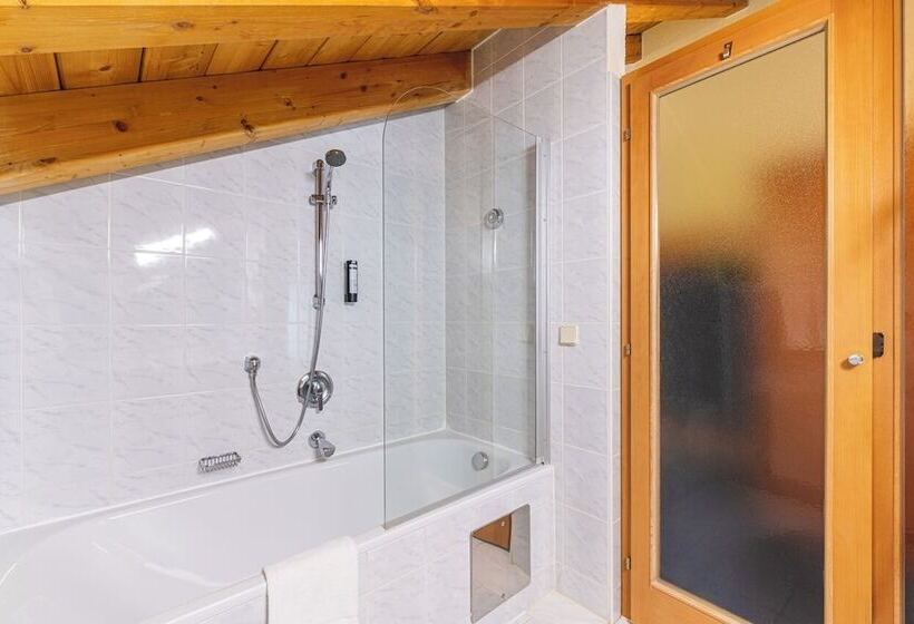 هتل Tia Monte Nauders