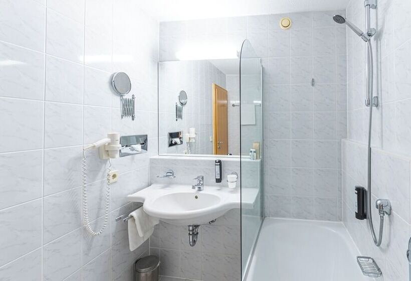 هتل Tia Monte Nauders