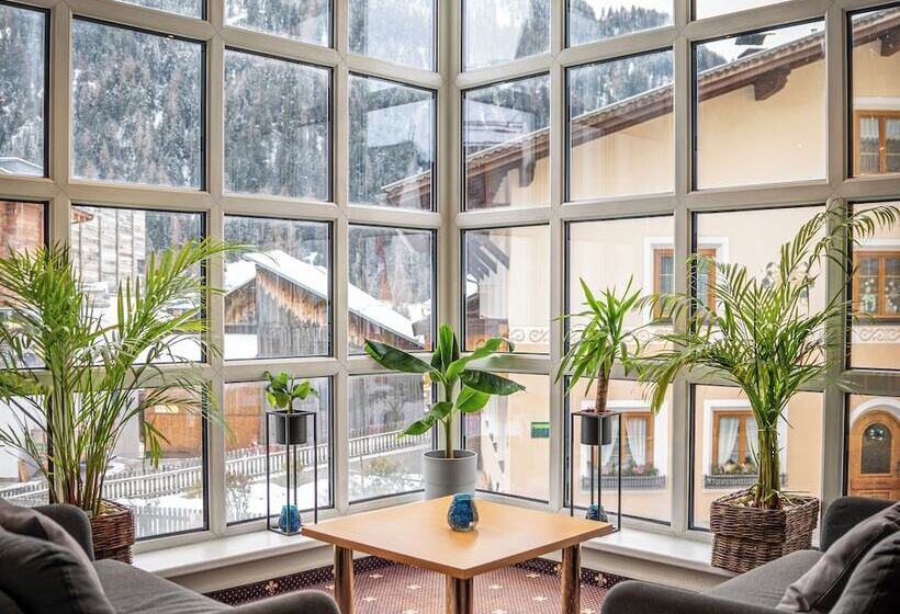 هتل Tia Monte Nauders