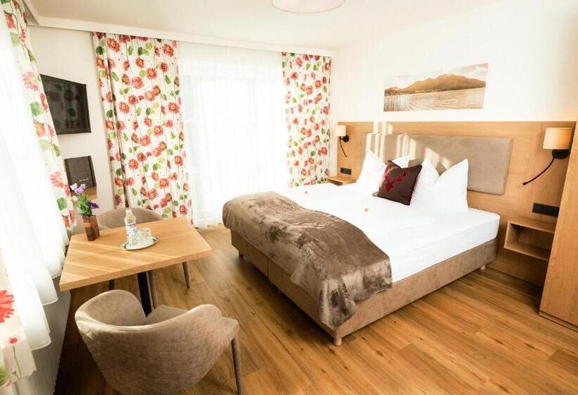 مبيت وإفطار Frühstückspension Huber