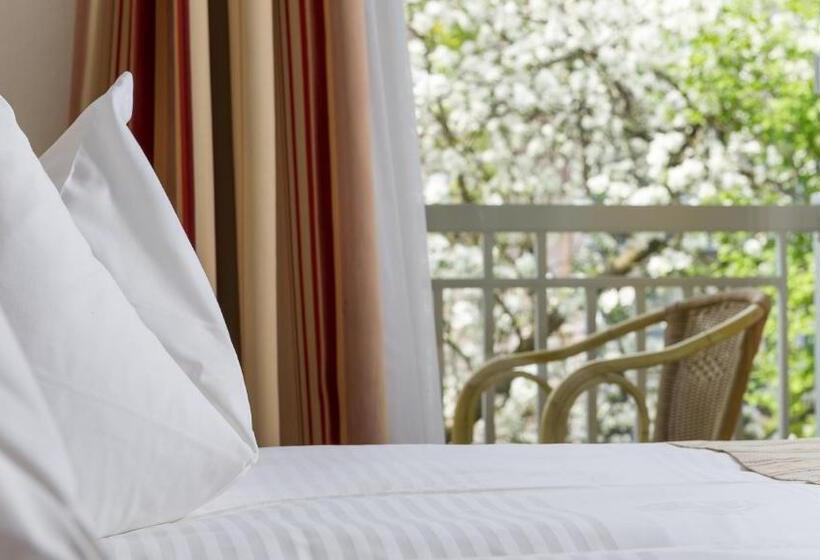 تختخواب و صبحانه Gästehaus Wrann