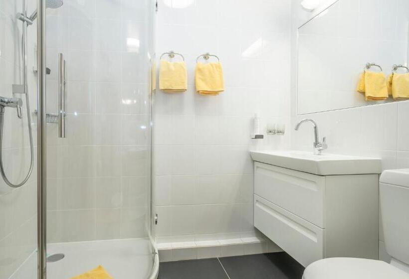 Bed and Breakfast Pension Falkensteiner