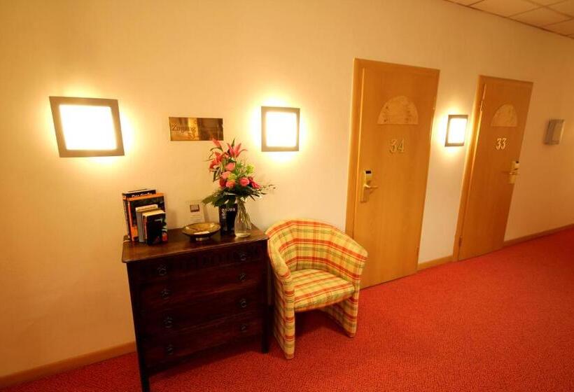 هتل Carinthia Stadt