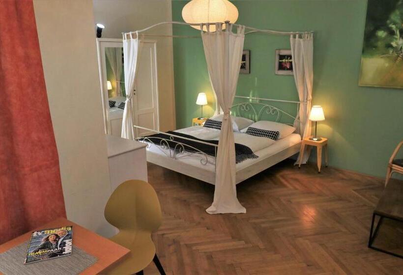 هتل Carinthia Velden