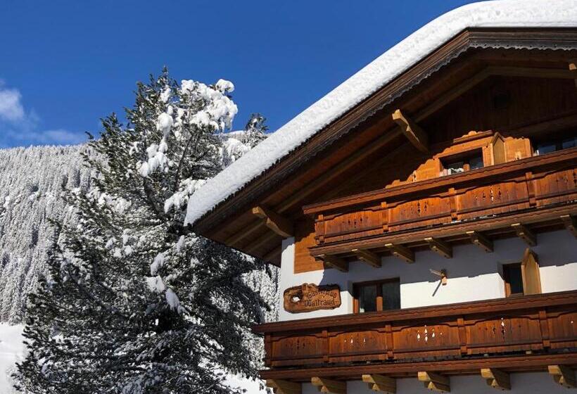 فندق Haus Waltraud