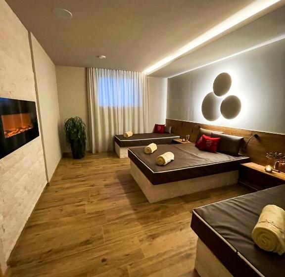 هتل Schönis Land