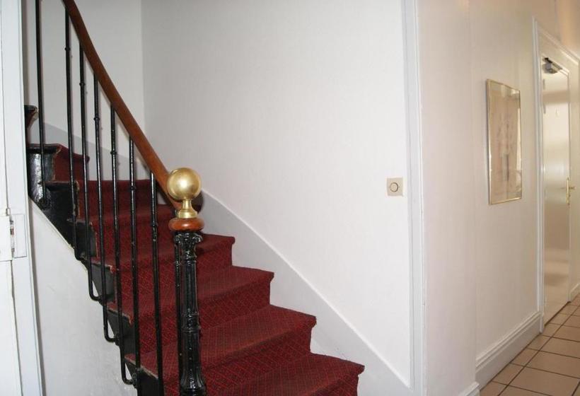 Отель Courtonne