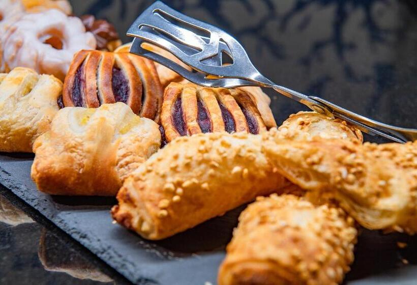 فندق Der Akademie Caritas Pirckheimer Haus