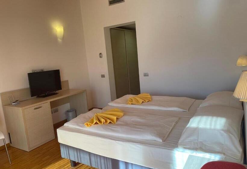 هتل Garda Sporting Club