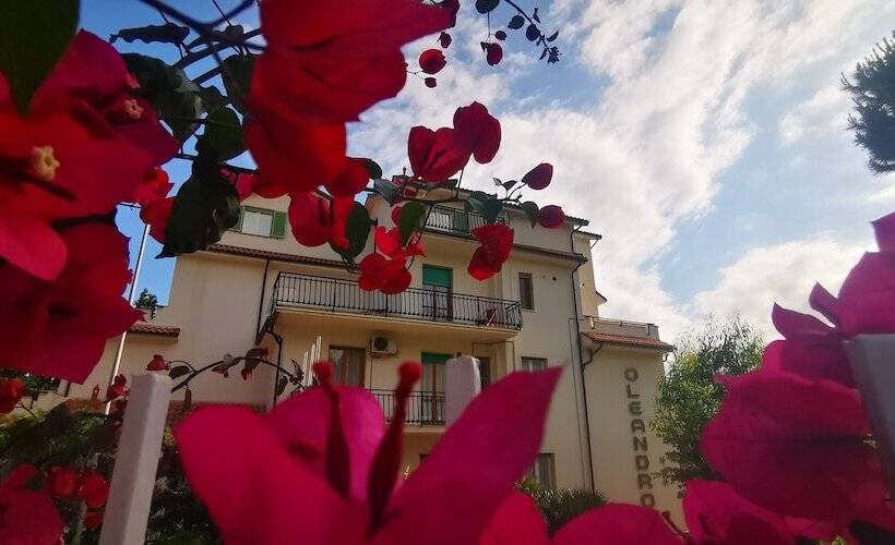 هتل Residence Oleandro