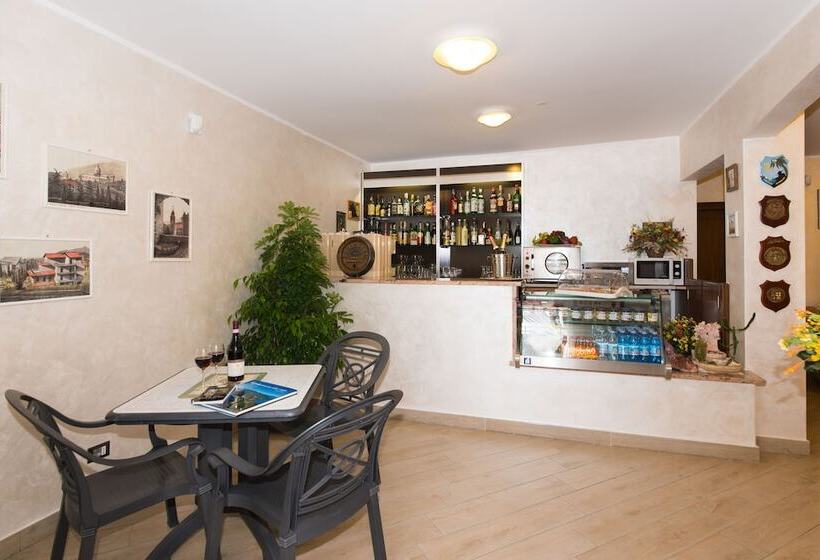 هتل Residence Oleandro