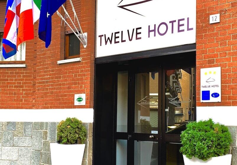 فندق Twelve