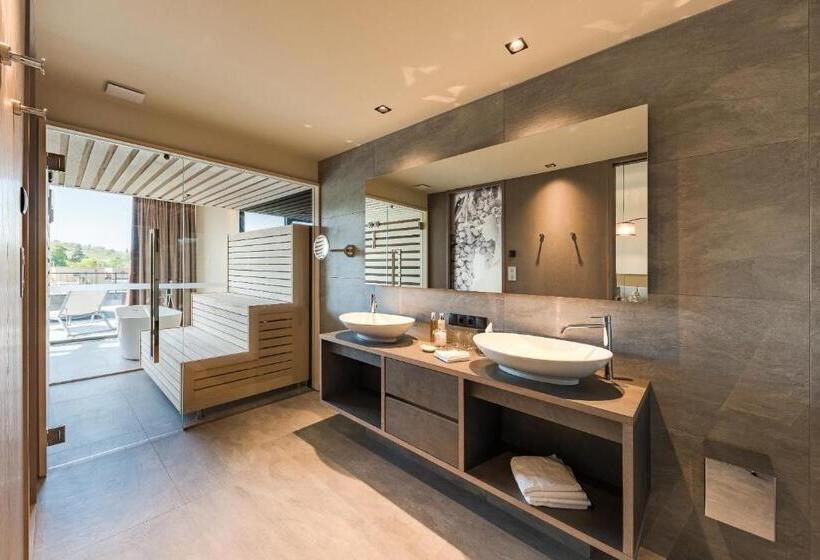 فندق Weinegg Wellviva Resort