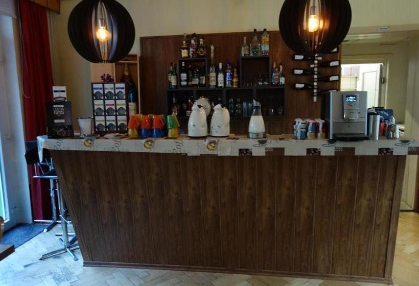 مبيت وإفطار Pension Am Waldesrand