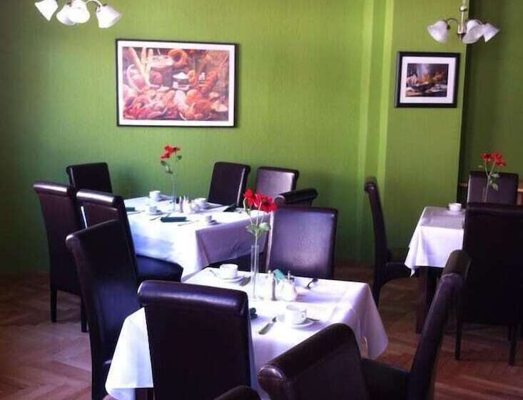 酒店 Garni Am Thüringer Kloßtheater