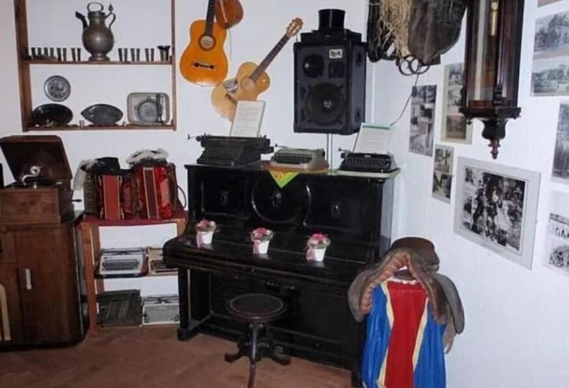 酒店 Garni Am Thüringer Kloßtheater