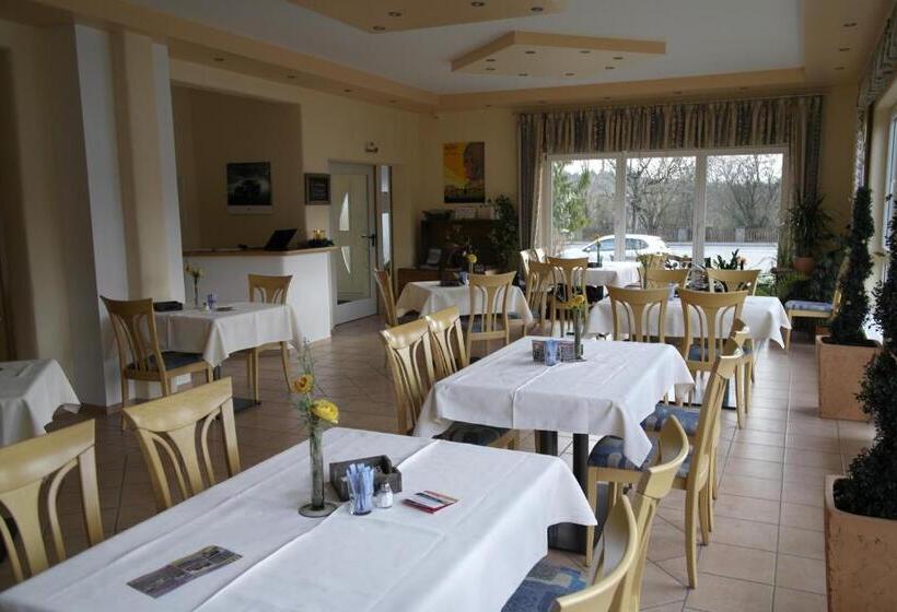 酒店 Pit Lane Home Of Motorsport