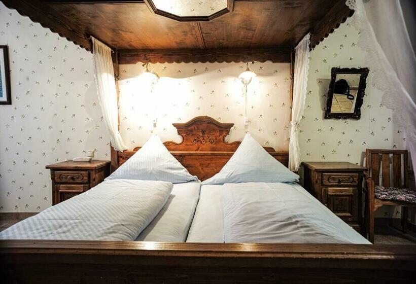 فندق Restaurant Wolfsschlucht Gmbh