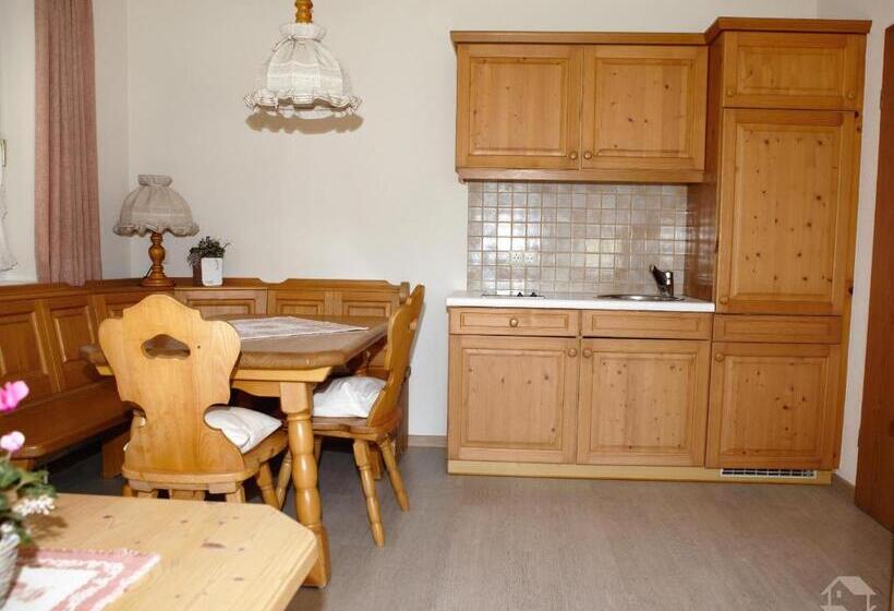 ペンション Landgasthaus Kurz Hotel & Restaurant Am Feldberg   Schwarzwald