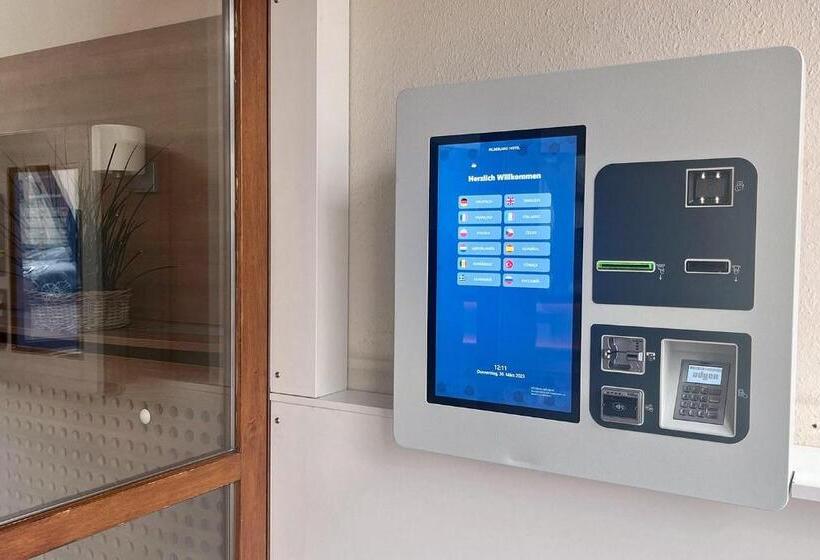 هتل Filderland   Stuttgart Messe   Airport   Self Check In