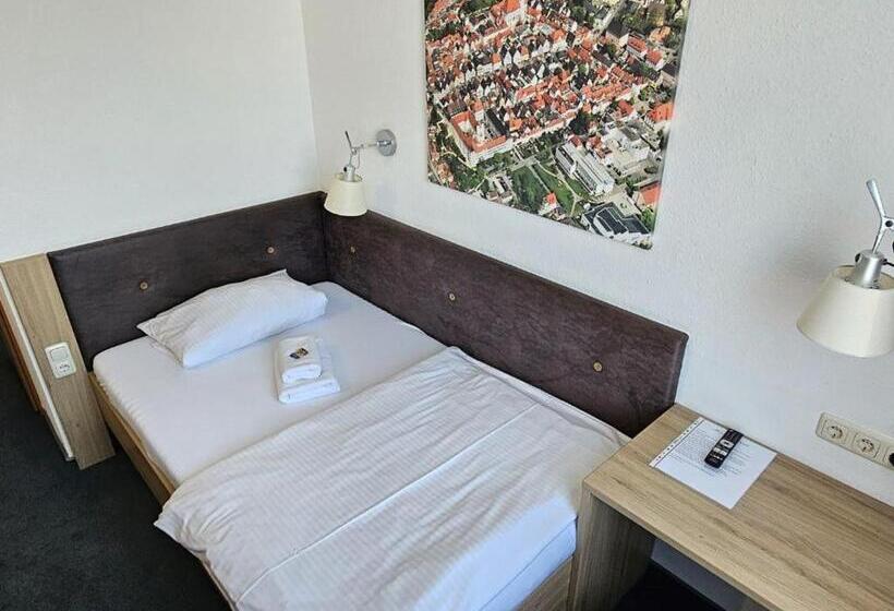 בית מלון כפרי Hirsch Günzburg