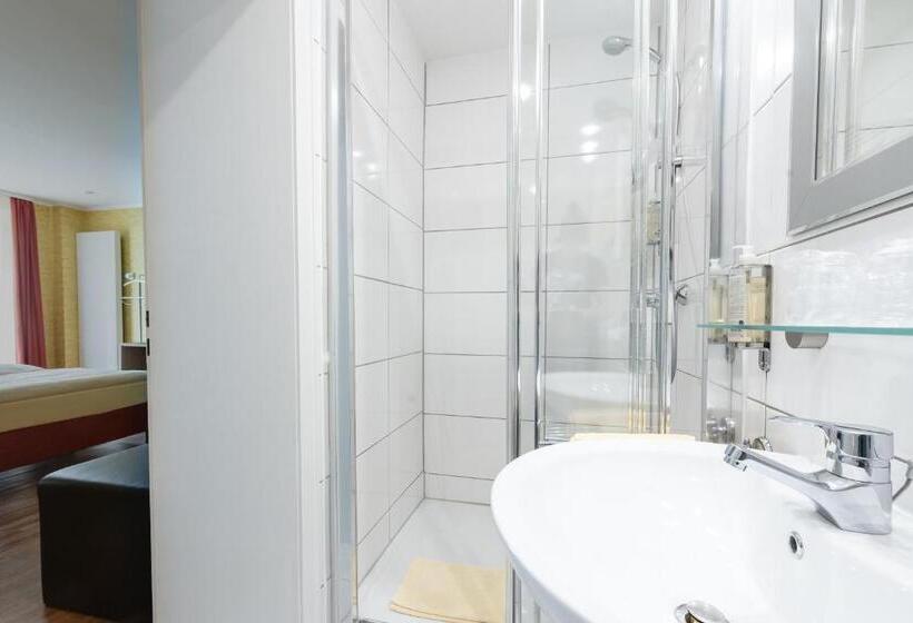 هتل Kurfürstenhof