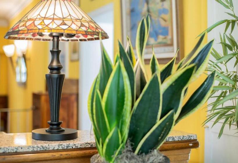 هتل Kurfürstenhof