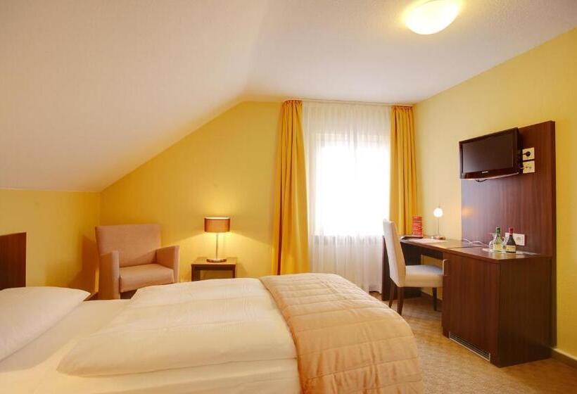 Отель Mercedes City