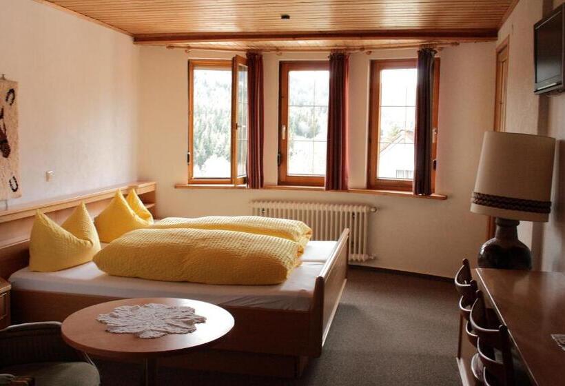 فندق Schwarzwald Gasthof Hirsch