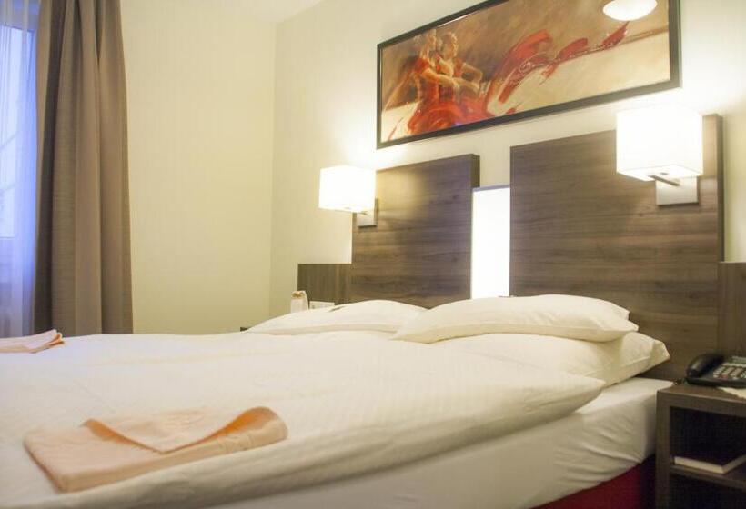 هتل Zum Adler  Superior