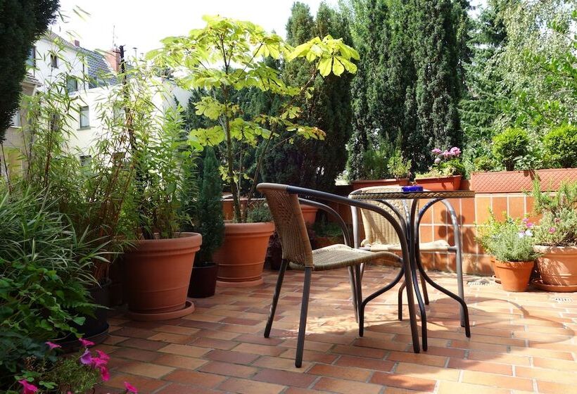 تختخواب و صبحانه Pension Am Helenenwall