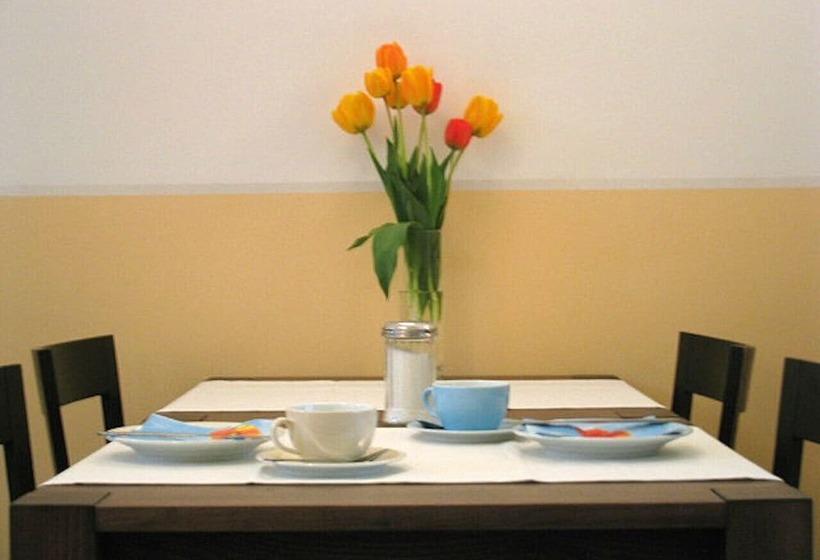 تختخواب و صبحانه Pension Am Helenenwall