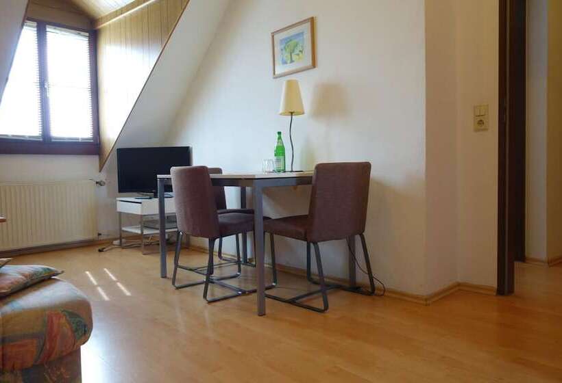 تختخواب و صبحانه Pension Am Helenenwall