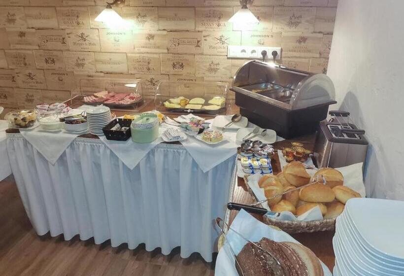 هتل Angerland Garni