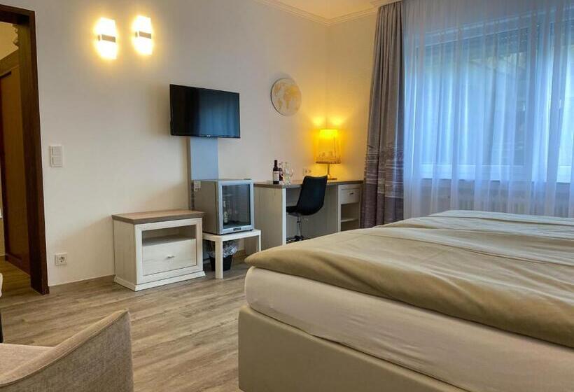 هتل Angerland Garni