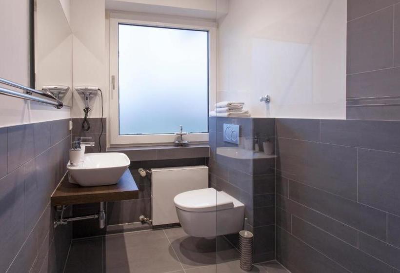 هتل Angerland Garni