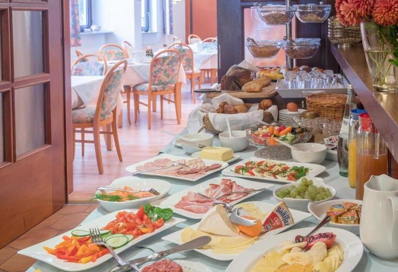 ホテル Barbarossa Garni Bei Hanau