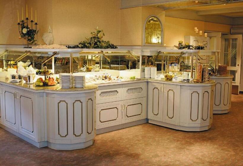 هتل Garni Fürst Von Waldeck