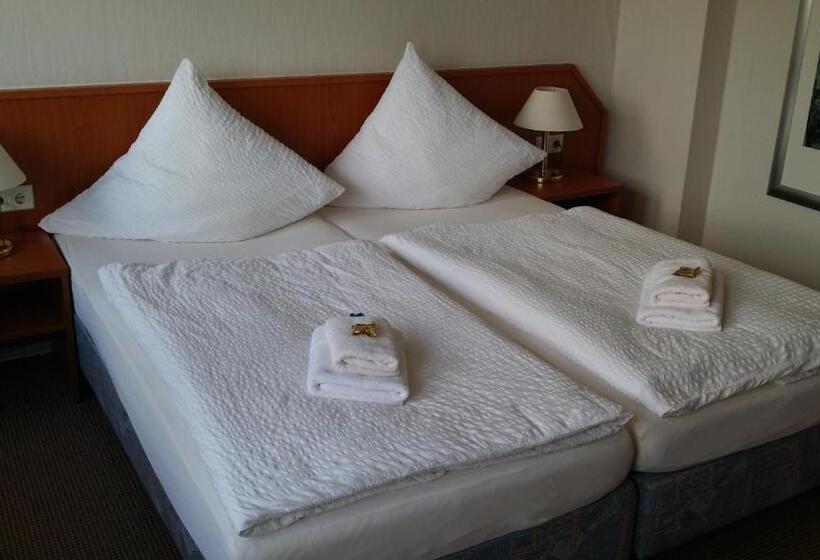 هتل Garni Kaiserpfalz