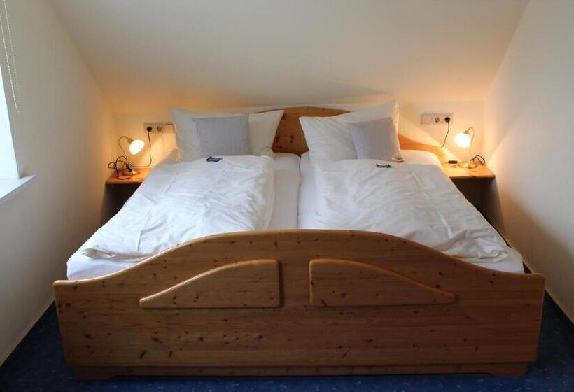 هتل Garni Zur Alten Post