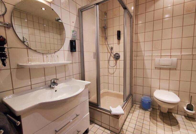 هتل Garni Zur Alten Post