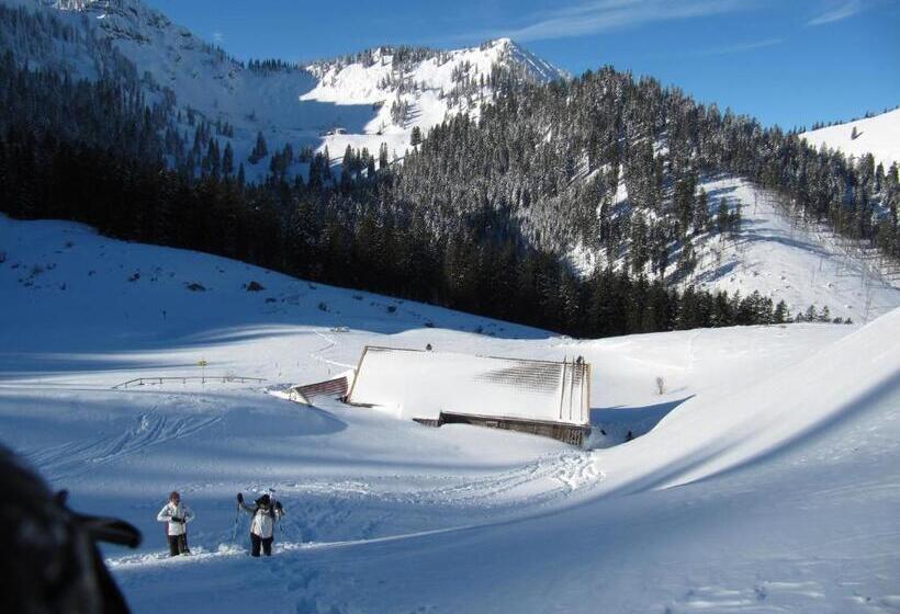 בית מלון כפרי Pension Ostler