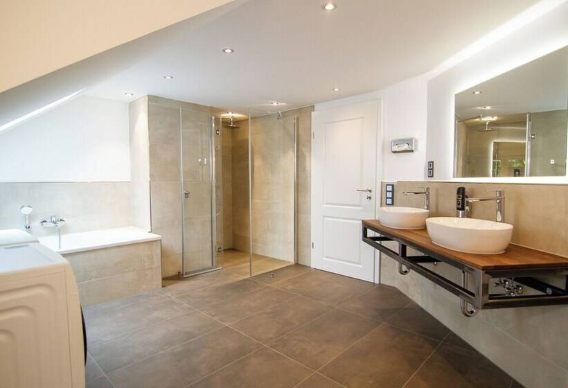 Schiefer Suite Hotel & Apartments