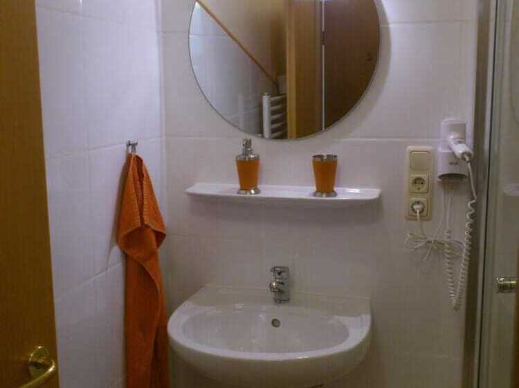 مبيت وإفطار Eifel   Pension