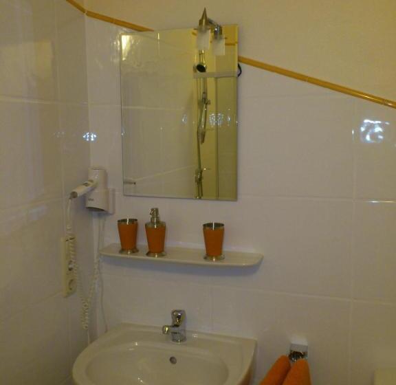 مبيت وإفطار Eifel   Pension